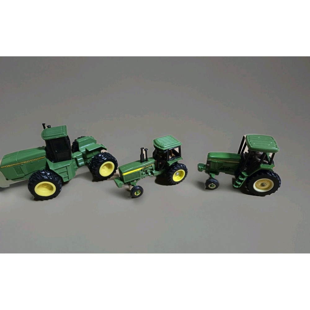 3 Ertl‎ John Deere Tractors Diecast 1/64 Scale 5571 7800 8870